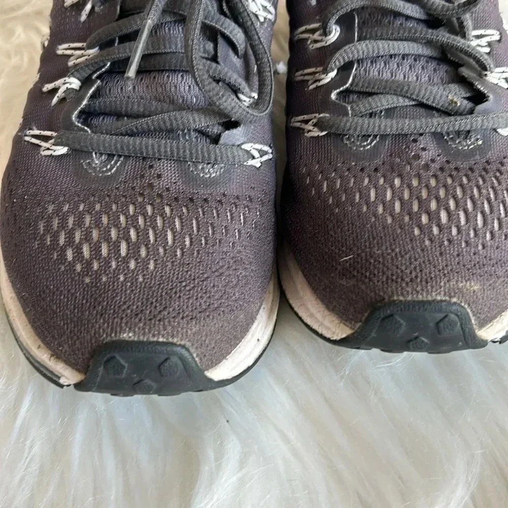 Nike air zoom Pegasus sneakers size 6.5 gray running sneakers